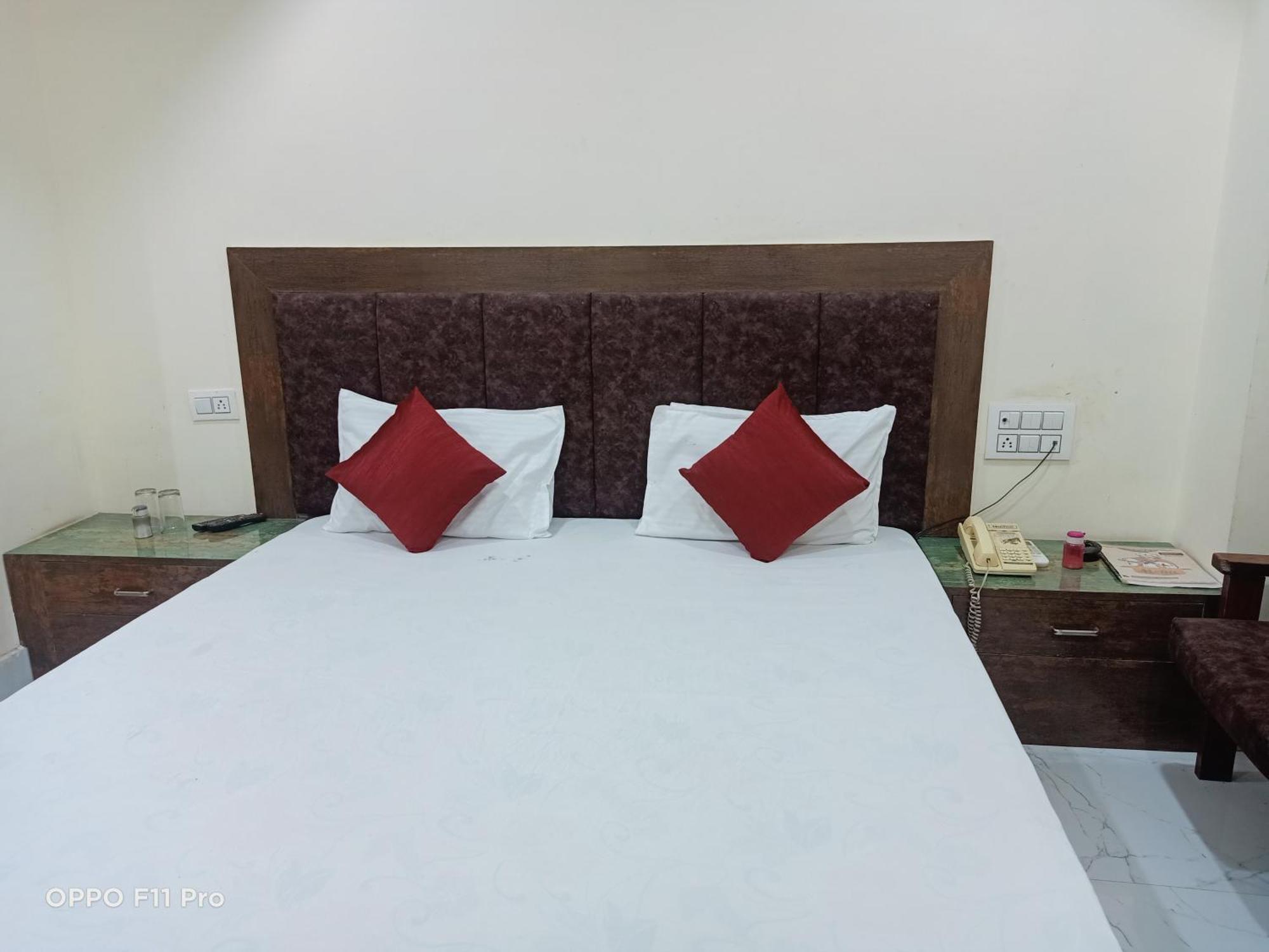 Hotel Ambassador Inn Gwalior Exterior foto